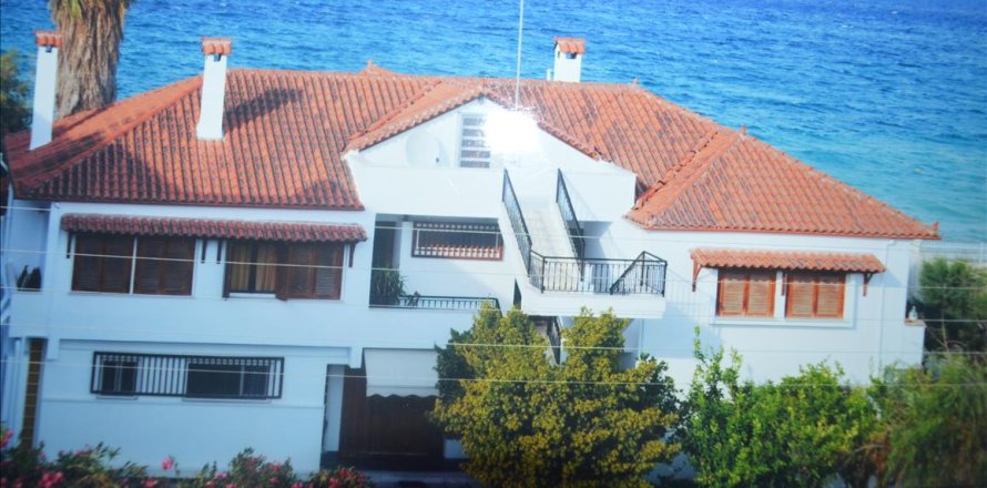 12 bedrooms House in Velo, Greece No. 59233