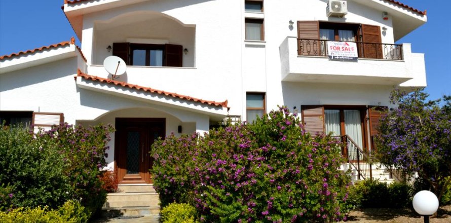 5 bedrooms Villa in Keratea, Greece No. 59237