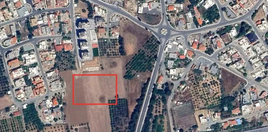 8952m² Land in Kato Polemidia, Cyprus No. 36356