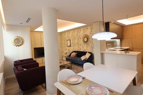 3 dormitorios Apartment en Madrid, Spain No. 26053 1