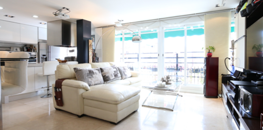 2 dormitorios Apartment en Madrid, Spain No. 26052