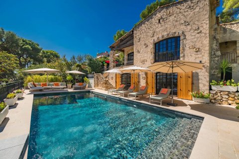 5 bedrooms Villa in Antibes, France No. 69132 12