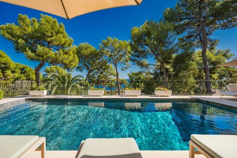 5 bedrooms Villa in Antibes, France No. 69132 9