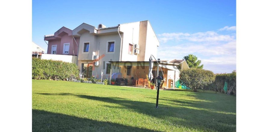 5+1 Villa à Sariyer, Turkey No. 17427