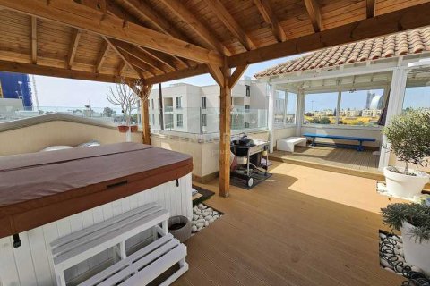 3 dormitorios Penthouse en Limassol, Cyprus No. 73376 16