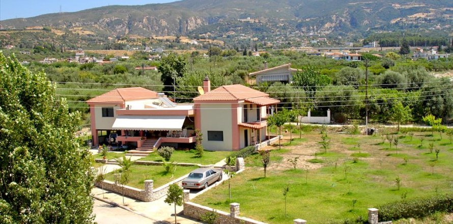 4 bedrooms House in Achaea, Greece No. 60286