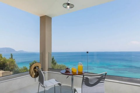 4 bedrooms Villa in Corfu, Greece No. 60285 7