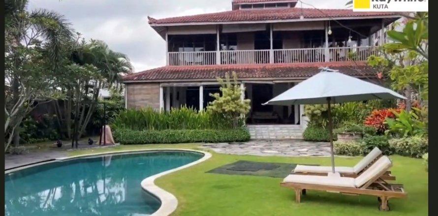 7 bedrooms Villa in Canggu, Indonesia No. 23427