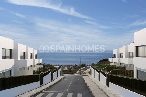 4 bedrooms Villa in Rincon de la Victoria, Spain No. 25844 1