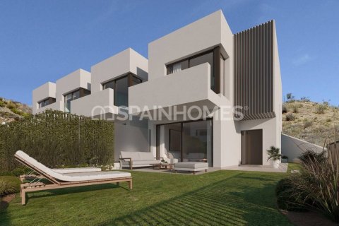 4 bedrooms Villa in Rincon de la Victoria, Spain No. 25844 2