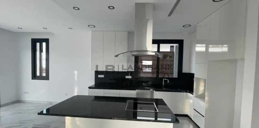 5 bedrooms Villa in Germasogeia, Cyprus No. 63210