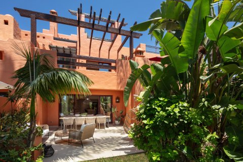 4 bedrooms Townhouse in Marbella, Spain No. 27064 22