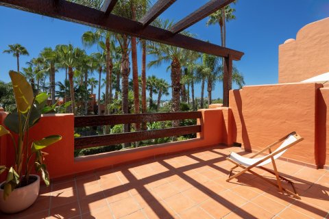 4 bedrooms Townhouse in Marbella, Spain No. 27064 6