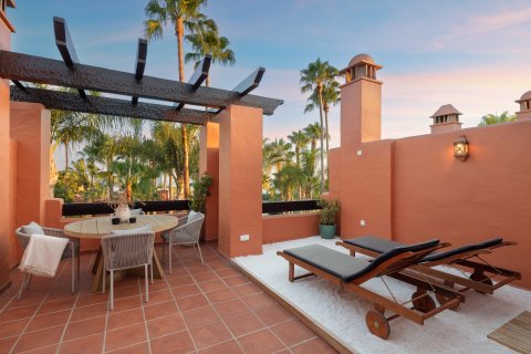 4 bedrooms Townhouse in Marbella, Spain No. 27064 4