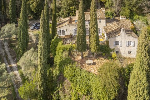 5 bedrooms Villa in Tourrettes-sur-Loup, France No. 67250 1