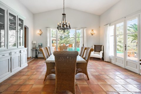 5 bedrooms Villa in Mougins, France No. 67248 7