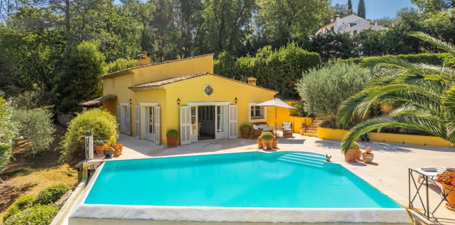 5 bedrooms Villa in Mougins, France No. 67248