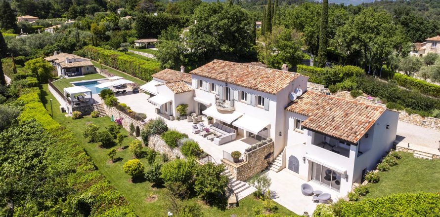 6 bedrooms Villa in Chateauneuf-Grasse, France No. 67249