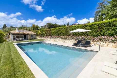 6 bedrooms Villa in Chateauneuf-Grasse, France No. 67249 8