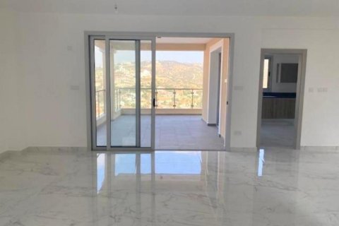 4 bedrooms Villa in Limassol, Cyprus No. 51422 3