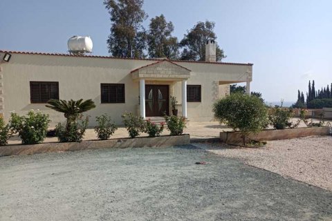 4 bedrooms Villa in Kissonerga, Cyprus No. 31137 2