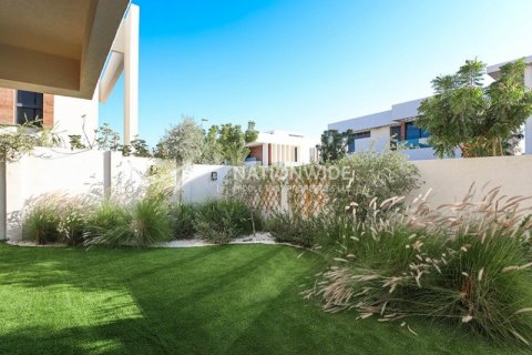 4 bedrooms Villa on the Yas Island, UAE No. 3421 10