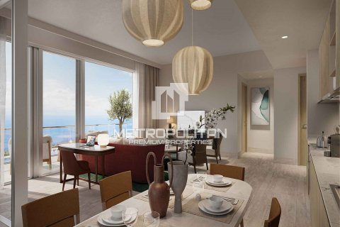 Квартира с 3 спальнями в EMAAR Beachfront, ОАЭ №3493 5