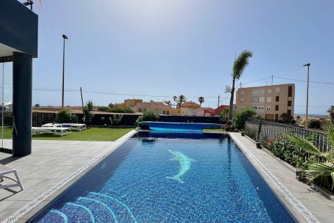 218.00m² Villa en Torrevieja, Spain No. 25859 9