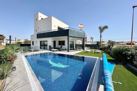 218.00m² Villa en Torrevieja, Spain No. 25859 5