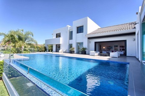 5 bedrooms House in Benahavis, Spain No. 25266 3