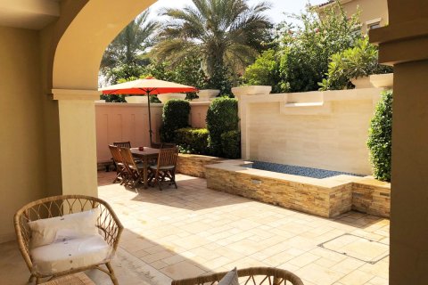 3 dormitorios Townhouse en  Saadiyat Island, UAE No. 6132 6