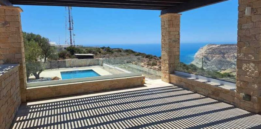 4 bedrooms House in Pissouri, Cyprus No. 29204