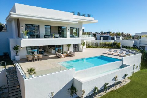 5 bedrooms Villa in Estepona, Spain No. 27544 28