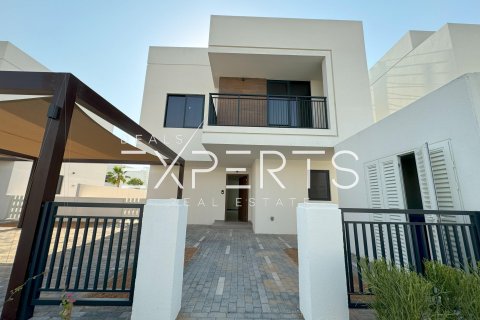 4 bedrooms Villa on the Yas Island, UAE No. 10061 1