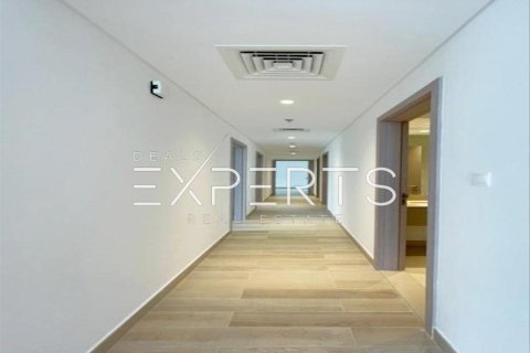 3 bedrooms Apartment on the Yas Island, UAE No. 9599 13