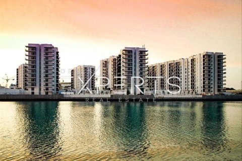 3 dormitorios Apartment en  Yas Island, UAE No. 9599 1