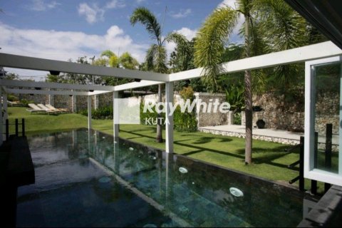 4 bedrooms Villa in Jimbaran, Indonesia No. 23016 22