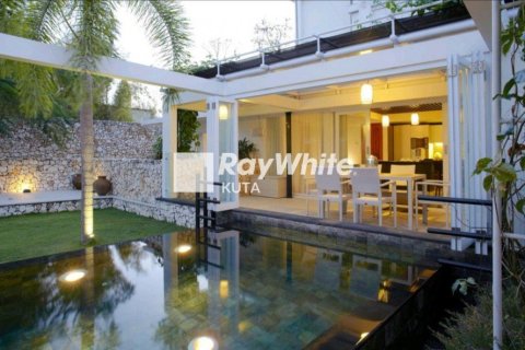 4 bedrooms Villa in Jimbaran, Indonesia No. 23016 8