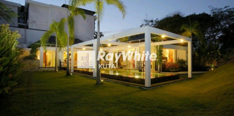 4 bedrooms Villa in Jimbaran, Indonesia No. 23016