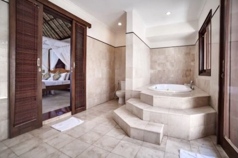 3 bedrooms Villa in Jimbaran, Indonesia No. 23022 4