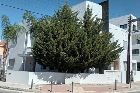 3 dormitorios House en Strovolos, Cyprus No. 75677 2