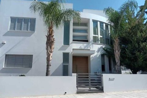 3 dormitorios House en Strovolos, Cyprus No. 75677 1