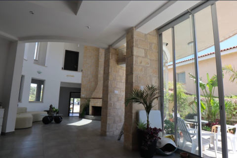 5 dormitorios House en Agios Athanasios, Cyprus No. 75688 8