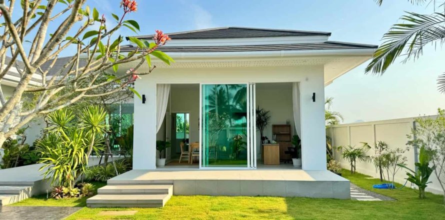 4 bedrooms Villa in Hua Hin, Thailand No. 1825