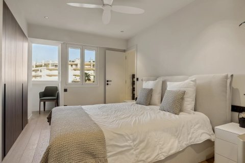 3 bedrooms Apartment in Cannes, France No. 74075 17