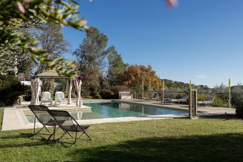 6 bedrooms Villa in Valbonne, France No. 74072 11