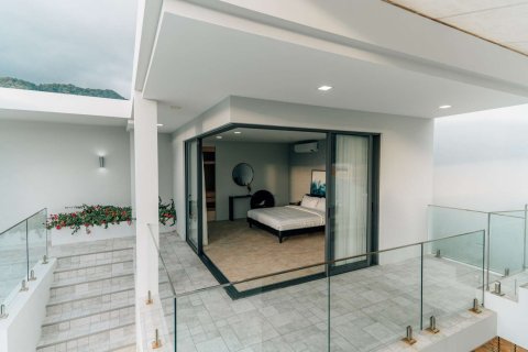 5 bedrooms Villa in Kamala, Thailand No. 2009 3