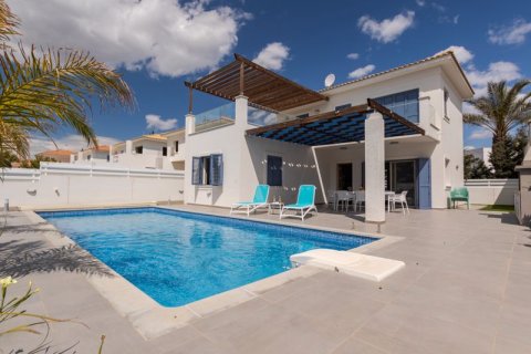 3 bedrooms Villa in Pervolia, Cyprus No. 36785 1