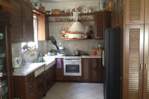 4 bedrooms Villa in Athens, Greece No. 49834 2