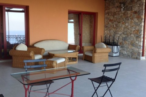 402m² Commercial property en Leros, Greece No. 52203 4